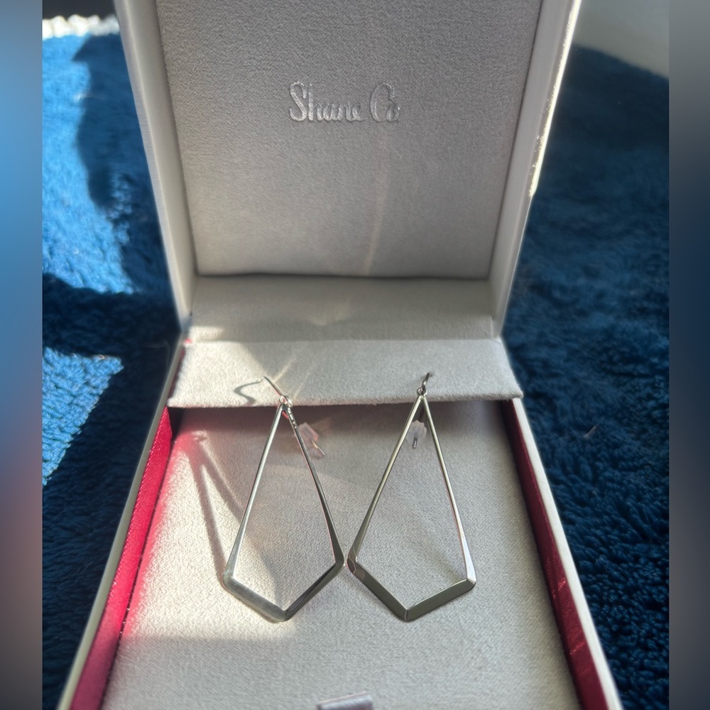 Shane Co. Geometric Dangle earrings in silver